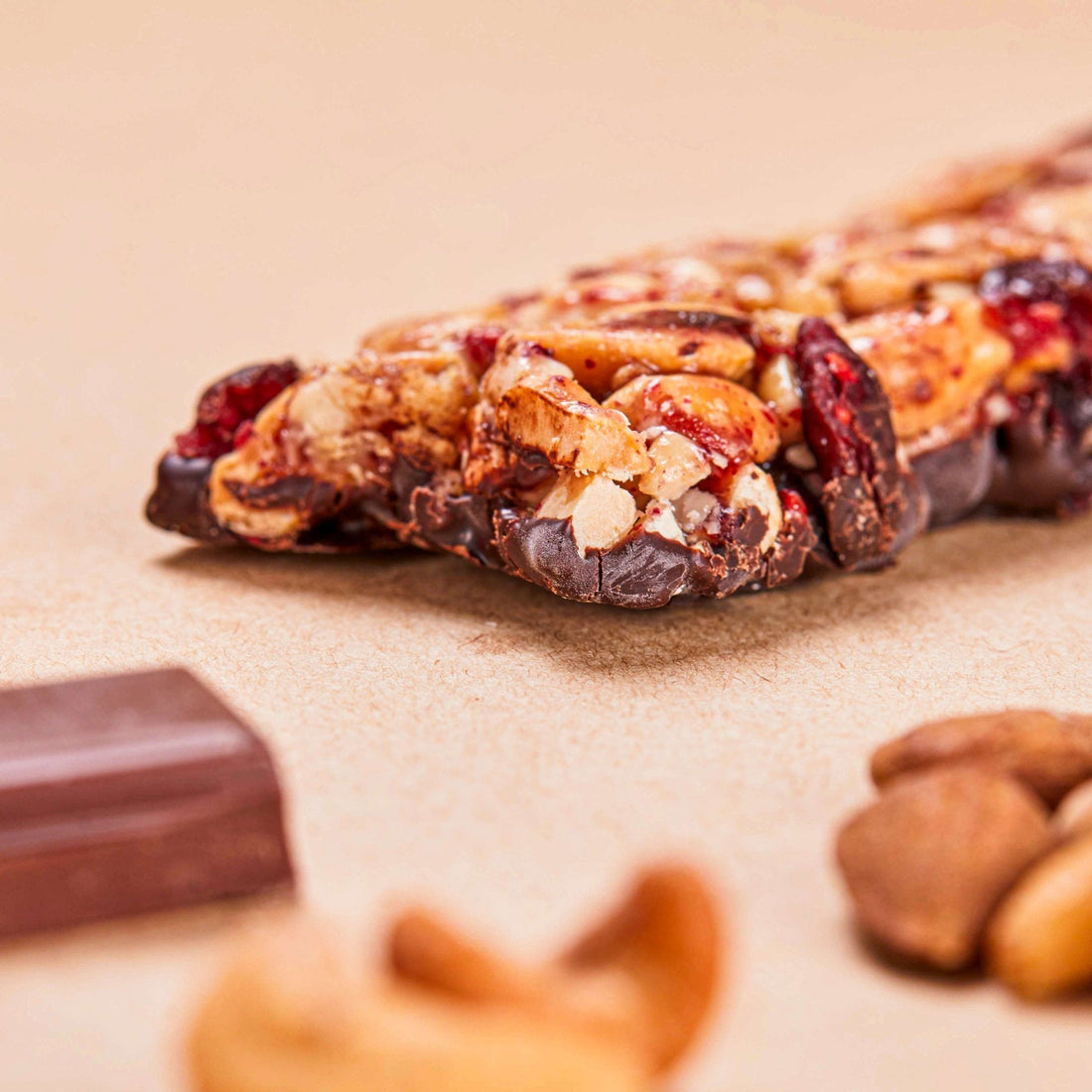 Nuts Bar: A practical source of vegetable protein - Oh!My Snacks