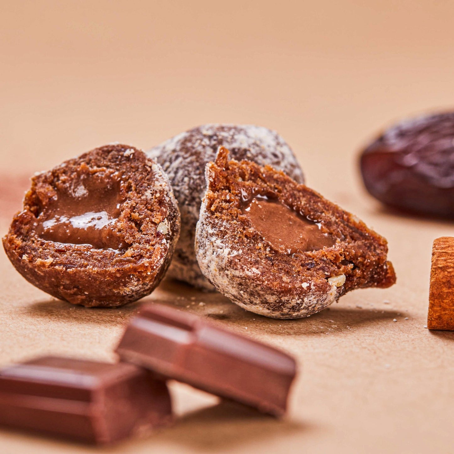 Protein Balls with Cinnamon and Cocoa Cream - Oh!My Snacks
