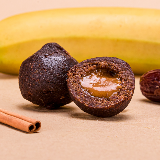 Protein Balls With Cinnamon And Banana Cream