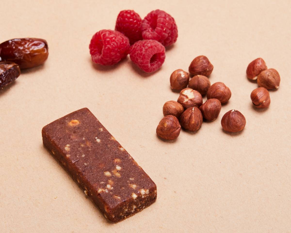 BYO Raw protein bar with hazelnut and red berries - Oh!My Snacks