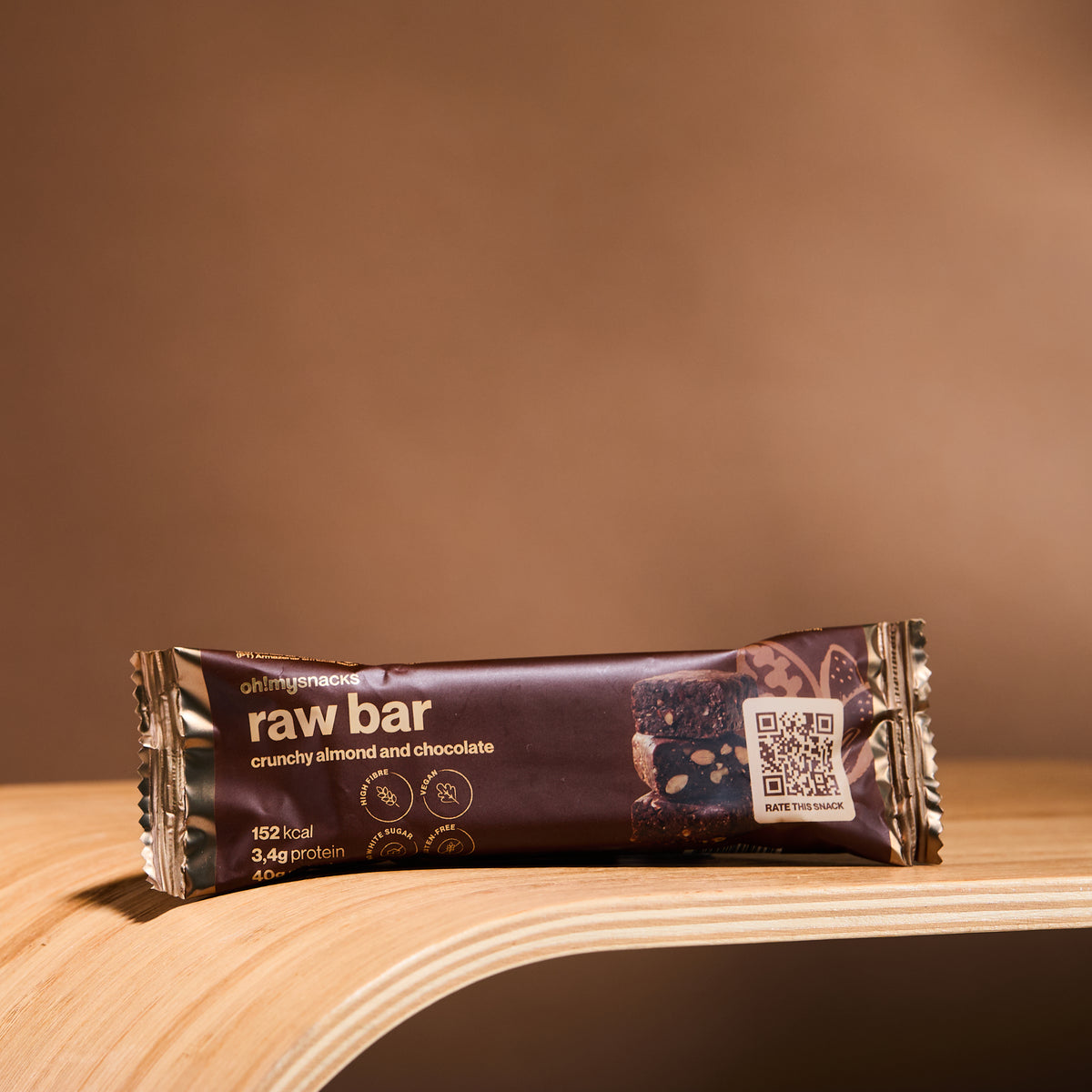 Raw Bar Crunchy Almond and Chocolate packet